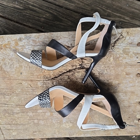 Vince Camuto. Black and White Strappy Heels. Size 6M. Excellent Condition. - Picture 13 of 16